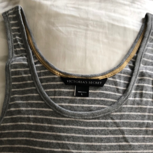 Tank tops - Picture 6 of 9